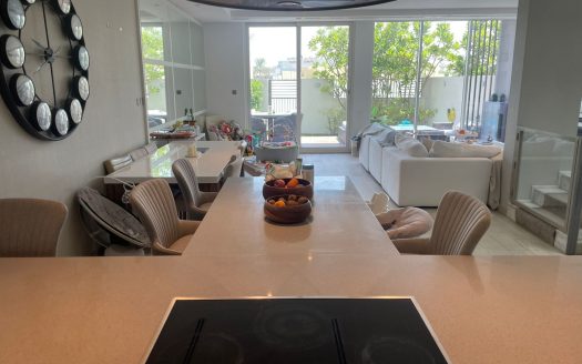 Exclusive | 4-Bedroom Villa | Jumeirah Park | Near Park & Pool