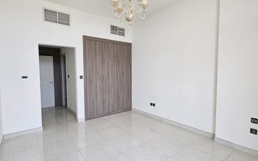 Prime Community | 1 Bedroom with Balcony | Vacant