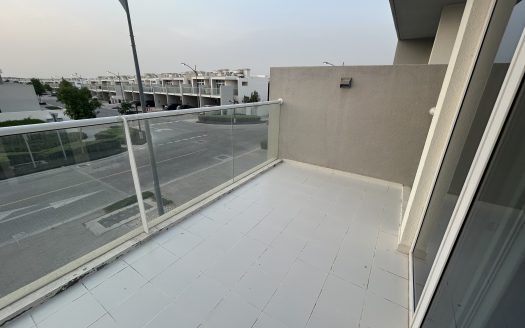 Close to Park| Vacant| Landscape Garden